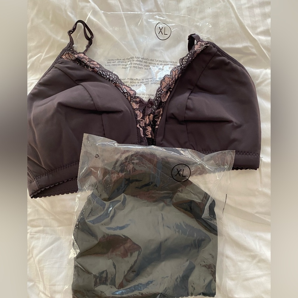 Rhonda Shear 2 fir  1 slip on fancy no hook bras sz XL new in bags.Never worn.